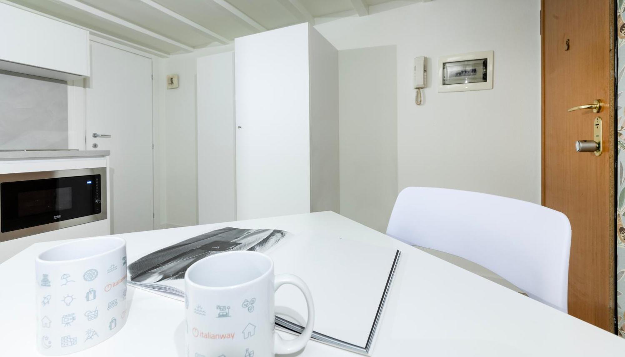 Italianway Apartment Milan Bagian luar foto